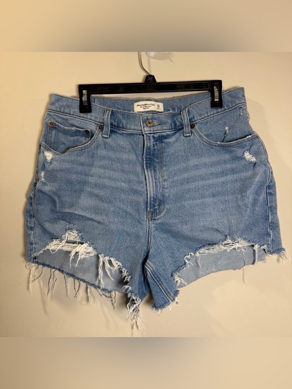 Abercrombie & Fitch Curve Love The 4” Mom Short High Rise